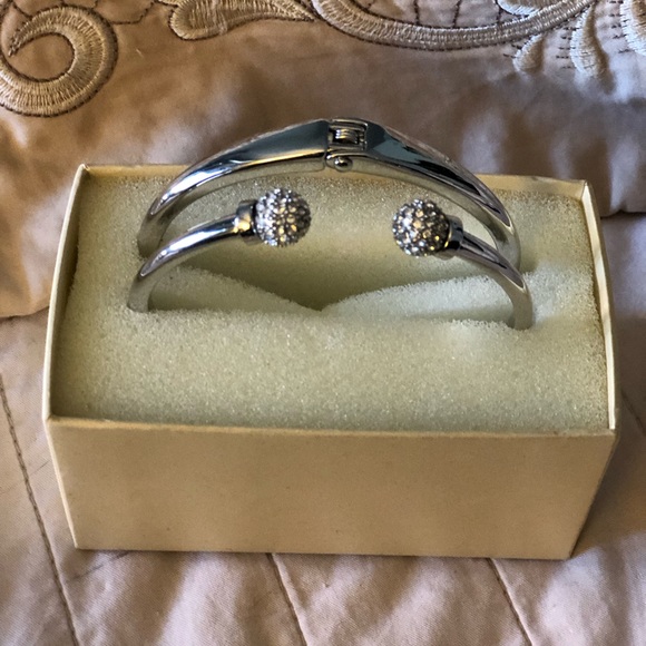 Boxed Bracelets - Picture 2 of 5